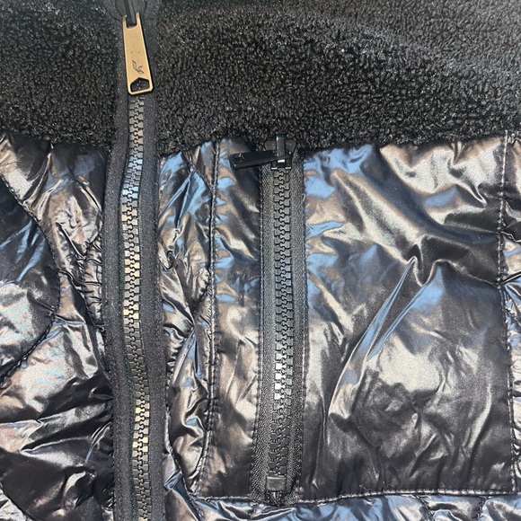 Kookaburra By UGG Reversible Sherpa Puffer Jacket - Picture 9 of 10